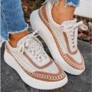 Dolce Vita Women's Tan and White Tweed Patterned Trendy Modern Sneakers